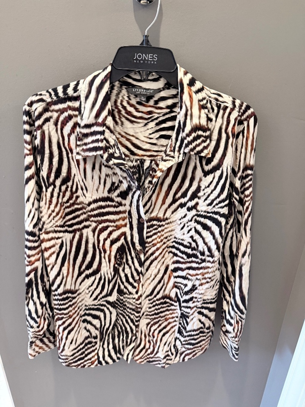Animal print long sleeve blouse. Size XL